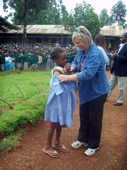 5j Freude beim Anprobieren